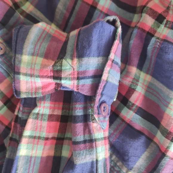 Button Down Shirt Size S - Picture 6 of 6